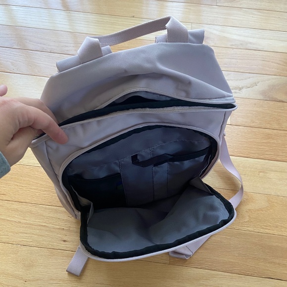 Open Story Backpack - Picture 3 of 4